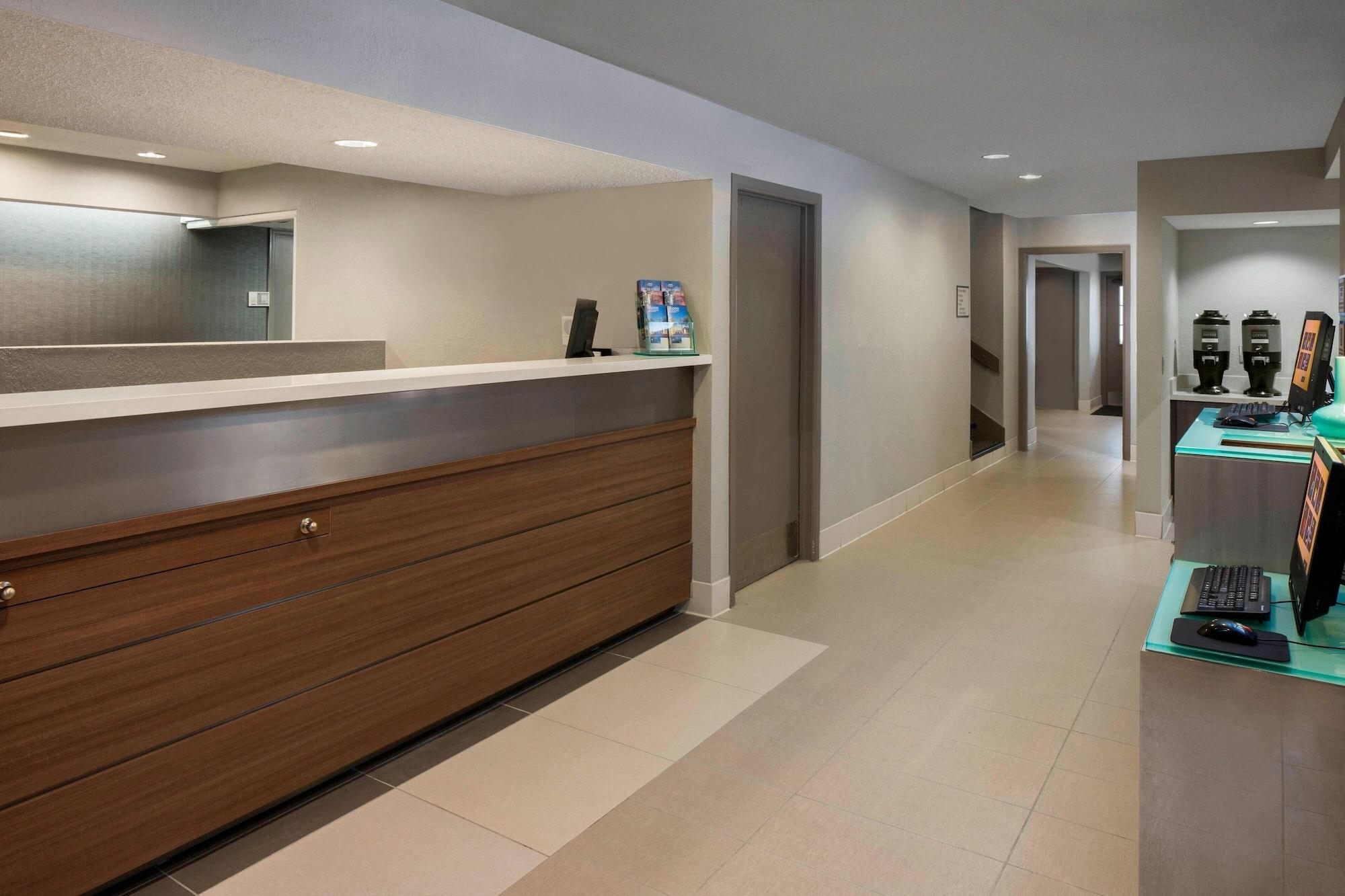 Vista Lobby Residence Inn by Marriott Nashville Airport