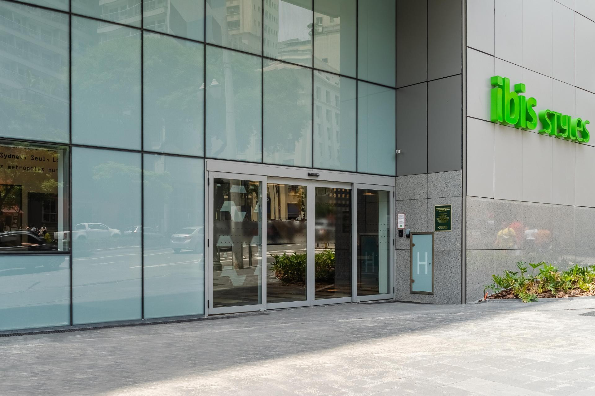 Vista Exterior Ibis Styles SP Centro