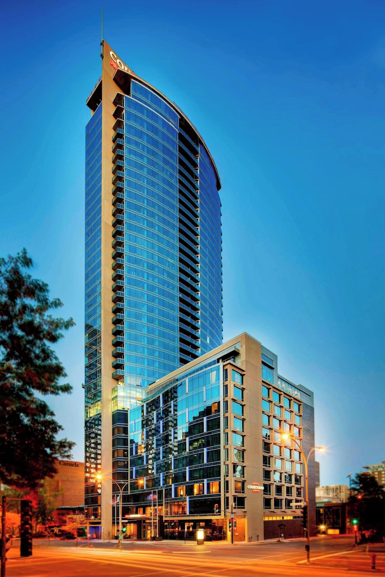 Vista Exterior Courtyard by Marriott Montreal Downtown