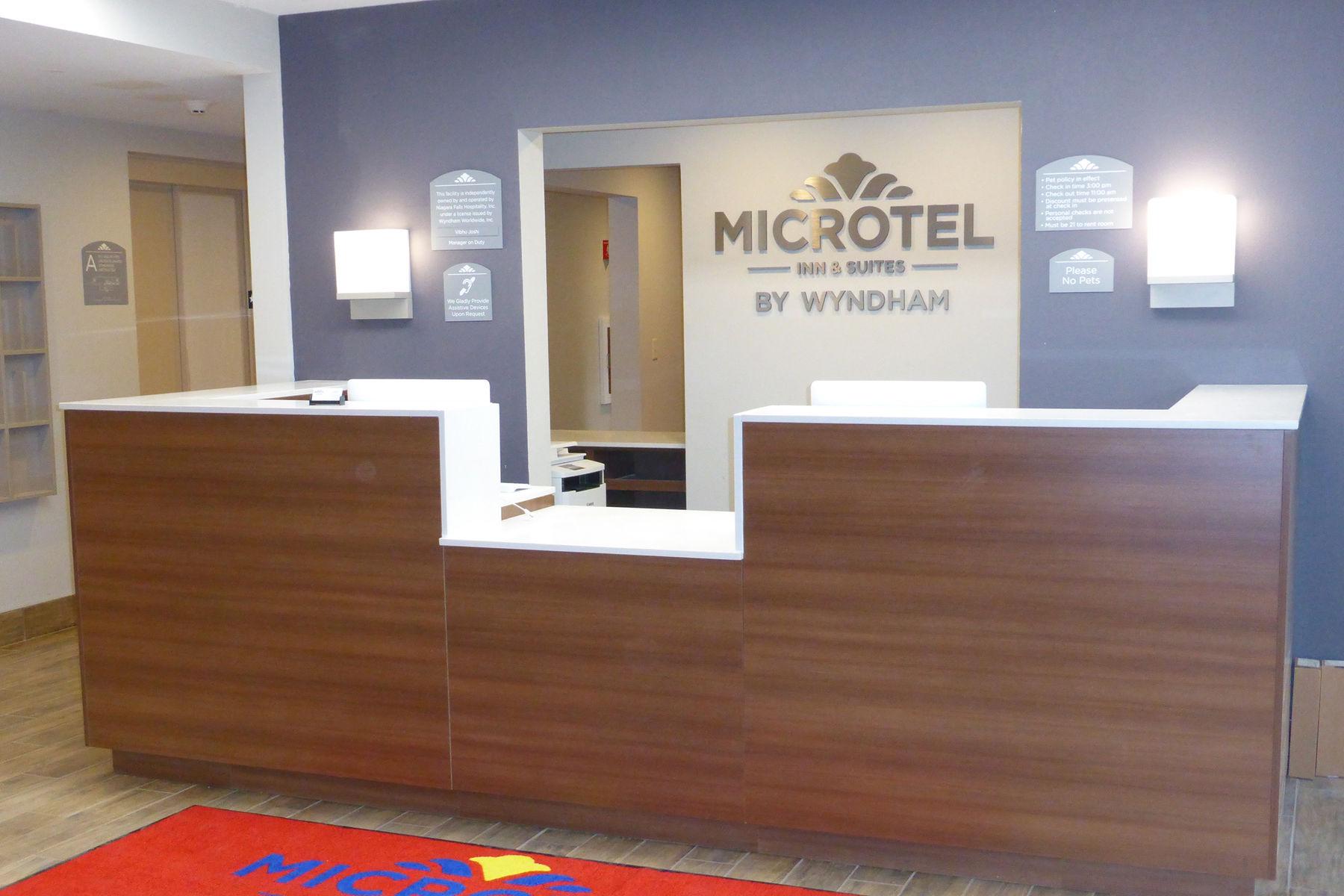 Vista Lobby Microtel Inn & Suites By Wyndham Niagara Falls