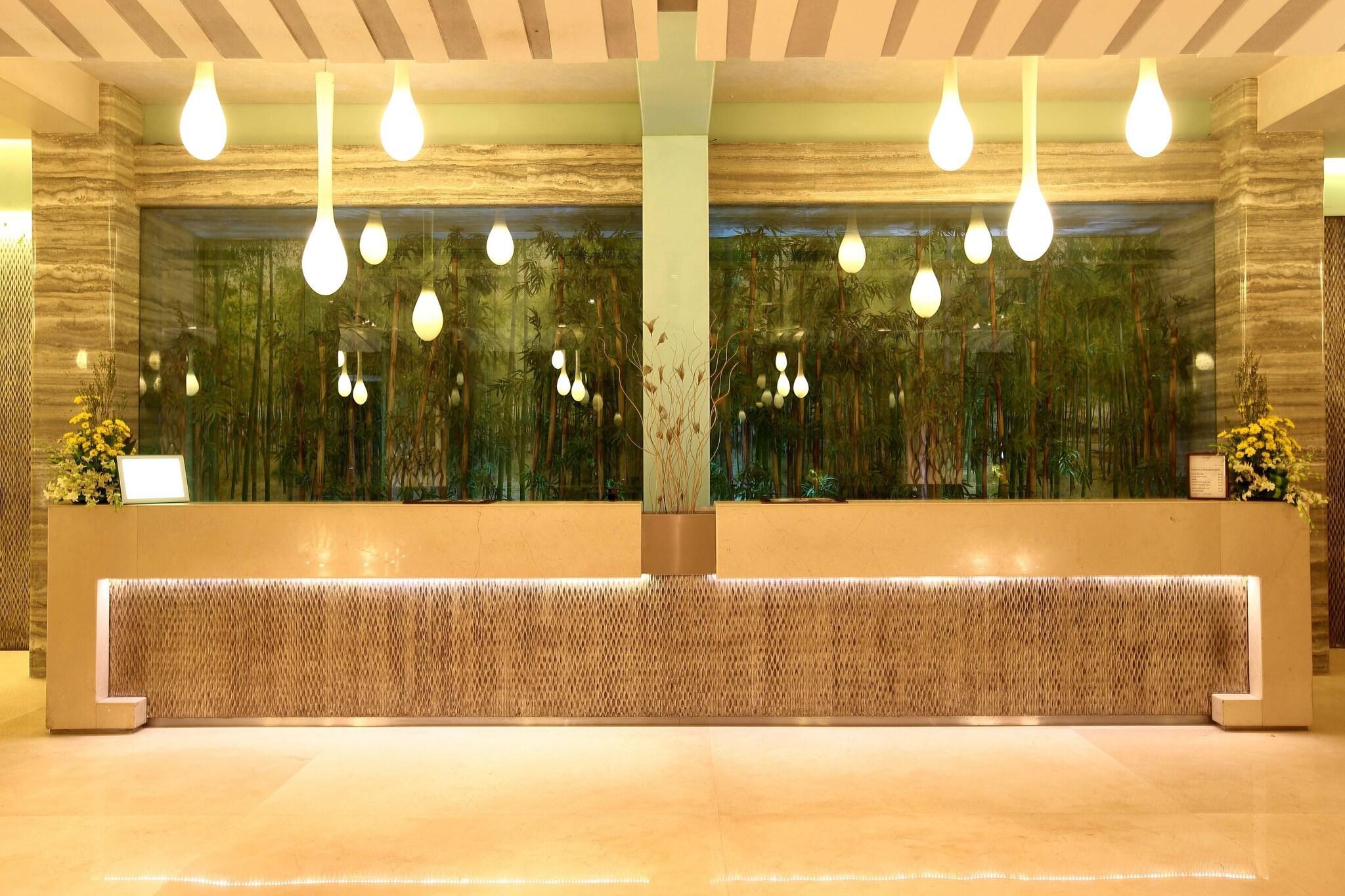 Vista Lobby Mirage Hotel