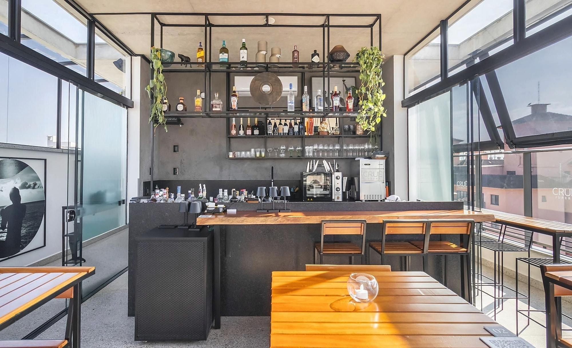 Bar/Salón Spot Jurere sofisticação beira mar SPJs