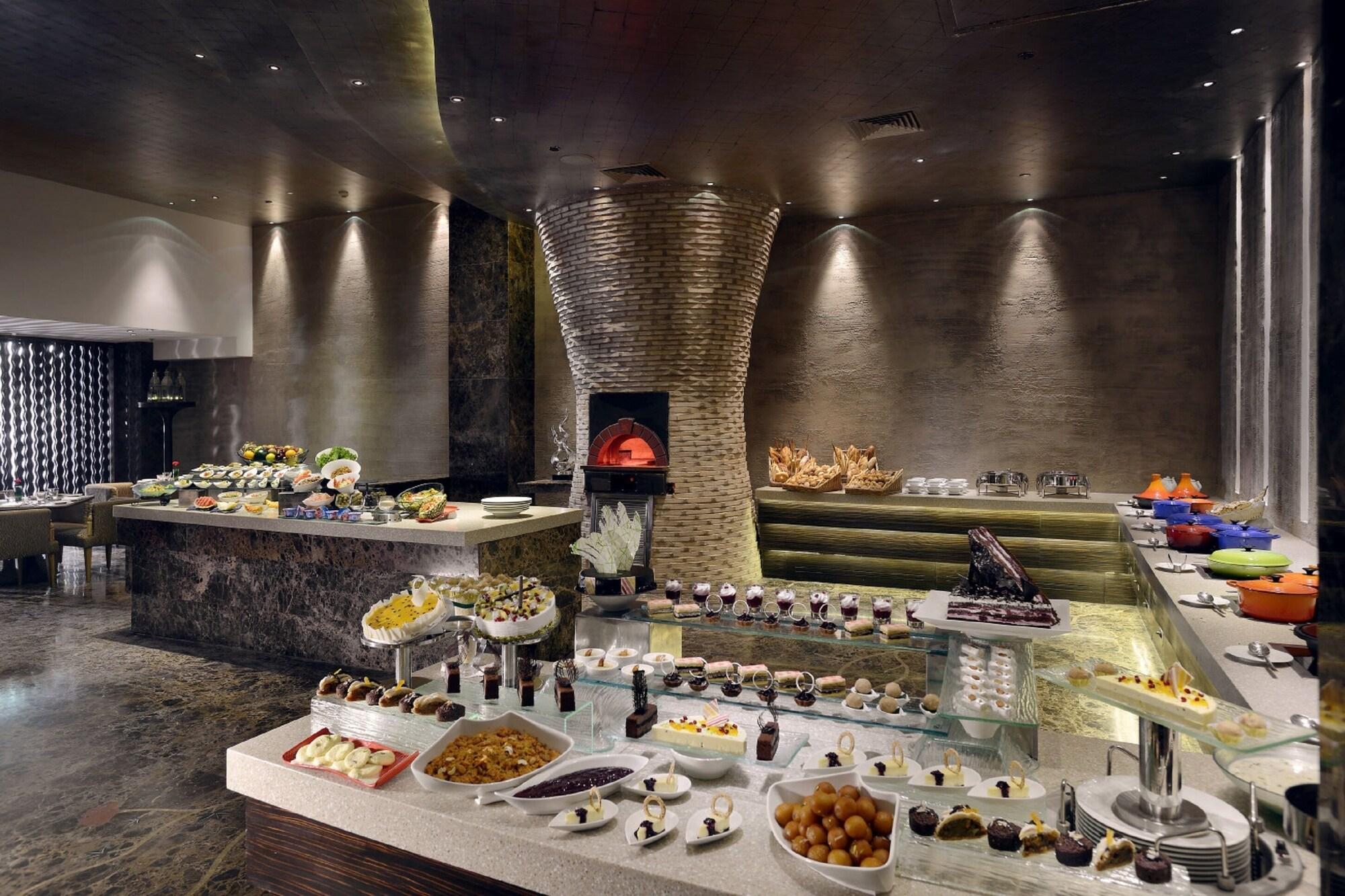 Restaurant Radisson Blu Hotel Ludhiana