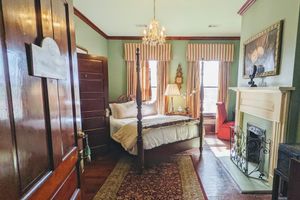 Alojamiento - The Pea Ridge Room at the Town House Inn