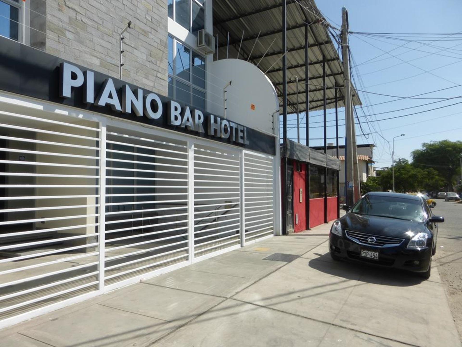 Vista Exterior Piano Bar Hotel