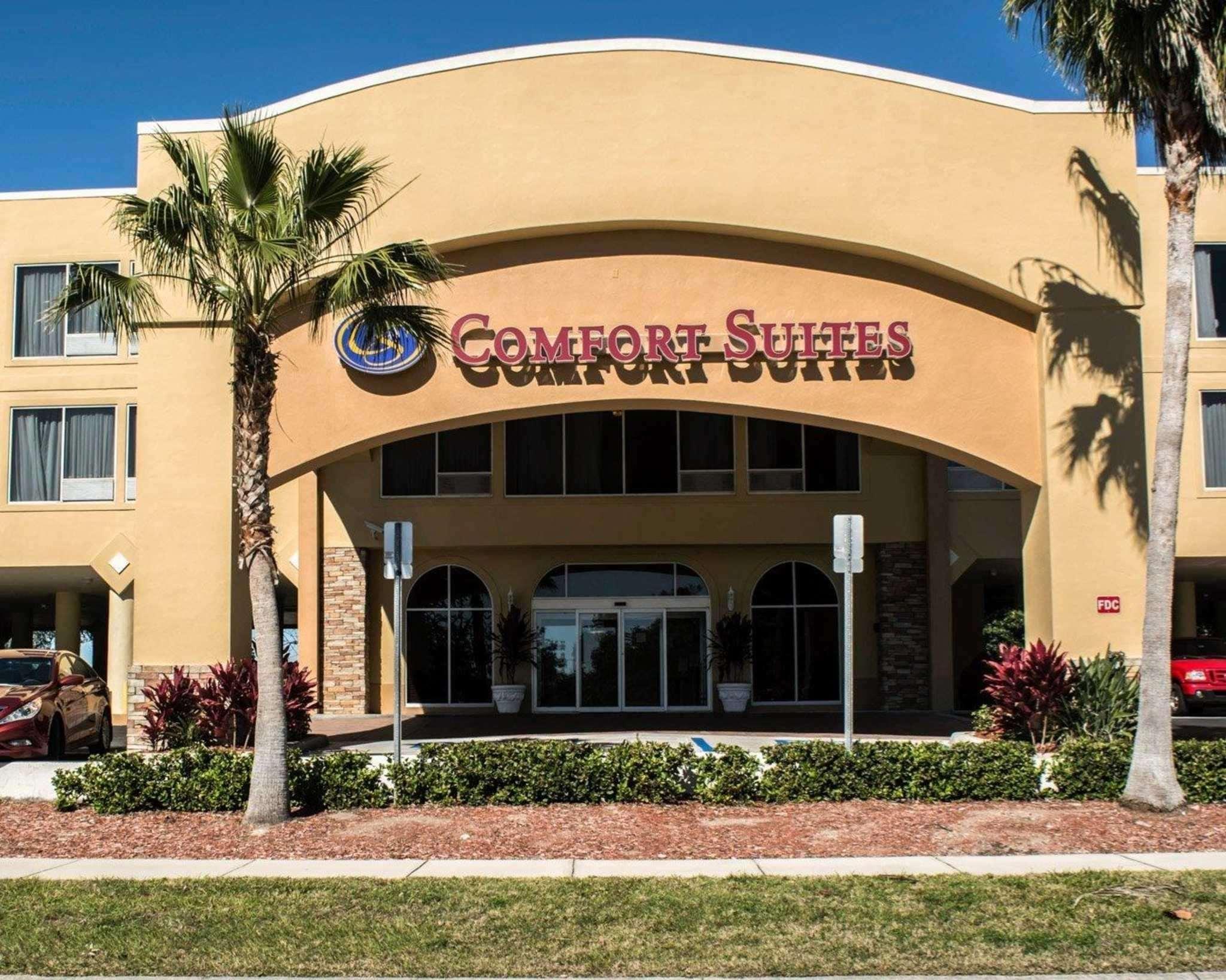 Vista Exterior Comfort Suites Clearwater