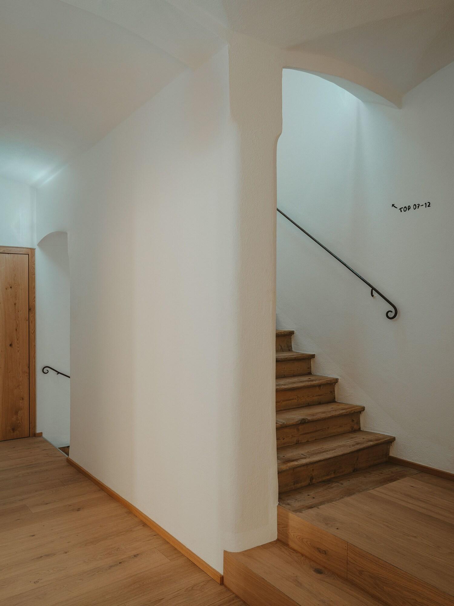 Varios Urban Inn