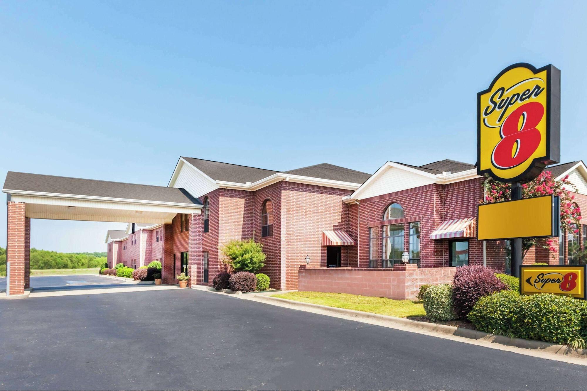Varios Super 8 by Wyndham Searcy AR