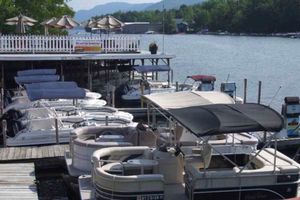 Alquiler Vacacional - Lake view cozy two bedroom in Bolton Landing -  walk to Town!