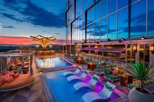 Paquete - Moxy Downtown Los Angeles
