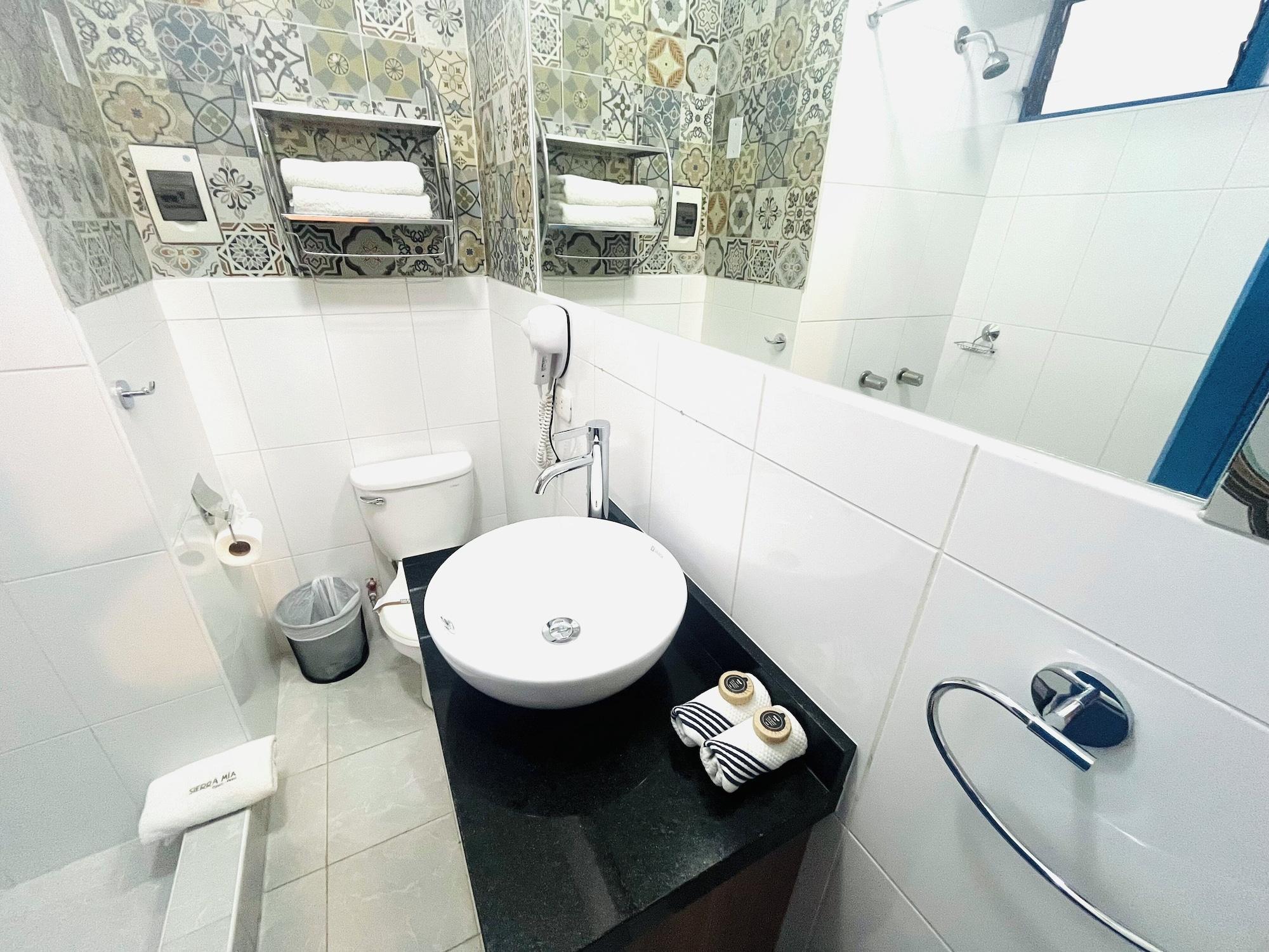 Varios Rojas Plaza Boutique