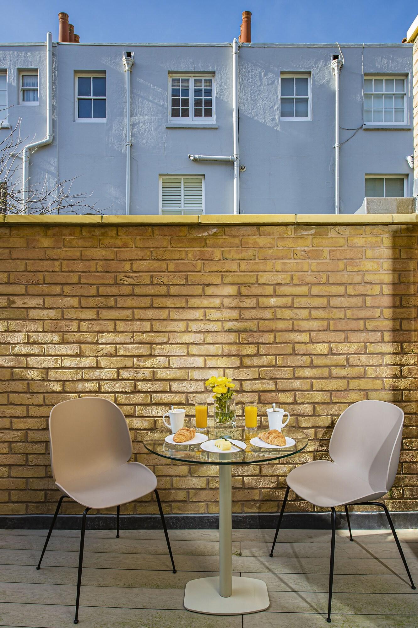 Bar/Salón Q Square by Supercity Aparthotels