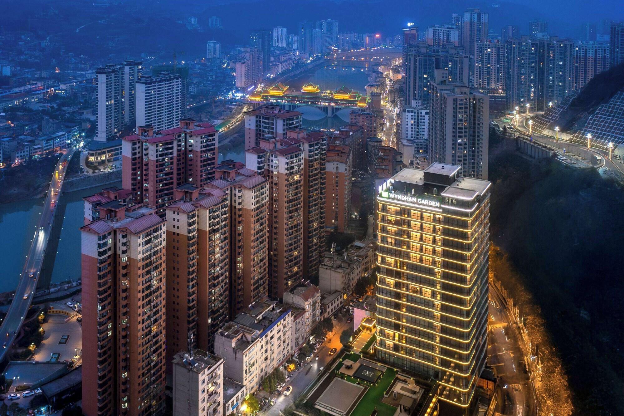 Varios Wyndham Garden Xunyang Downtown