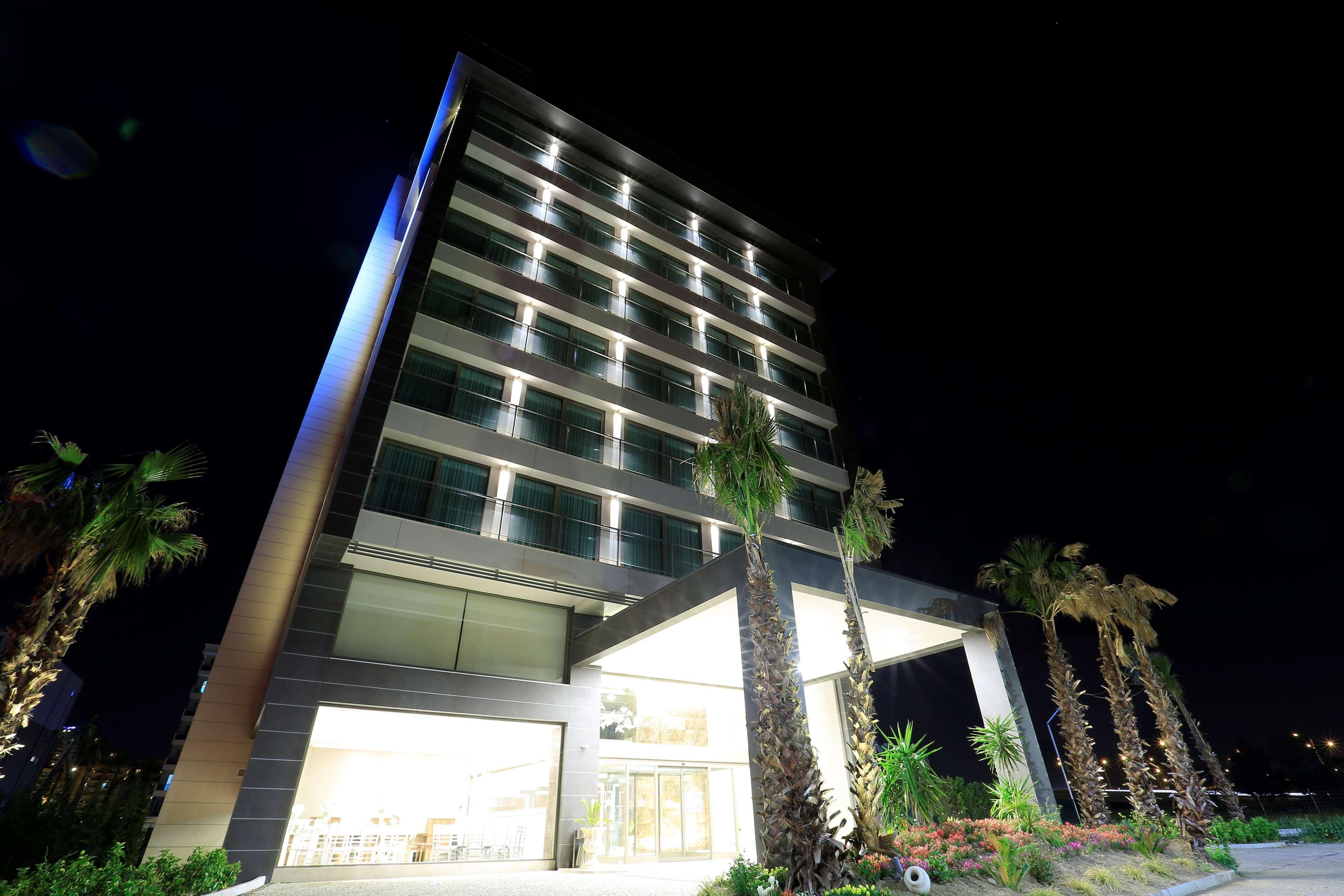 Vista Exterior Best Western Premier Karsiyaka Convention & Spa Hotel