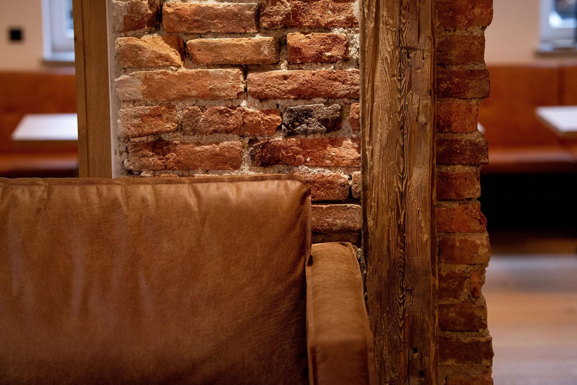 Bar/Salón Holzfellas Hotel & Restaurant