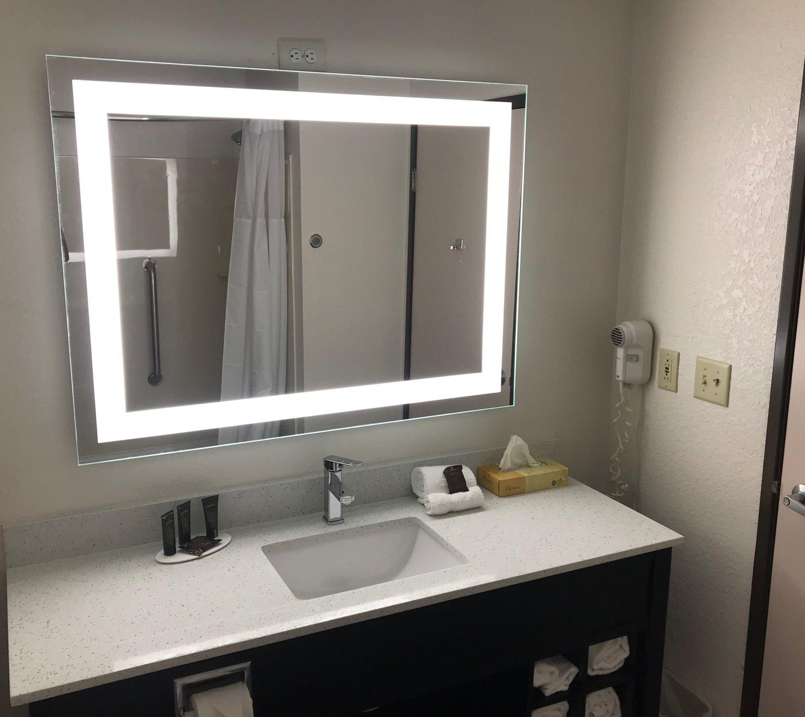 Equipamiento de Habitación Comfort Inn & Suites Liverpool - Syracuse