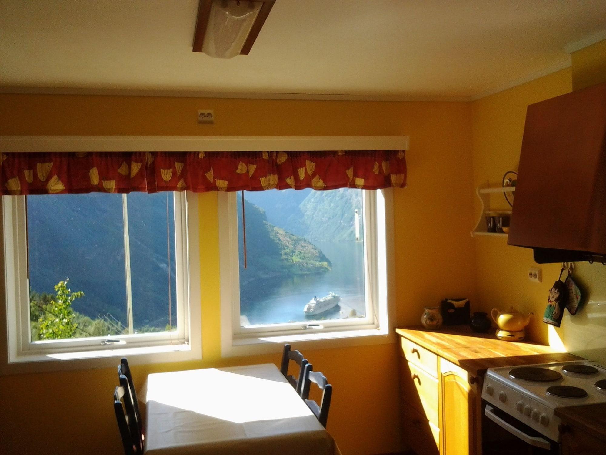 Varios Lunheim Accomodation