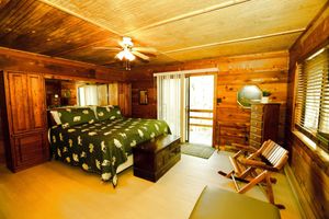 Alquiler Vacacional - Rustic Gerbera - 4,200 ft altitude
Rent 4 nights or more & get 5th night free!1