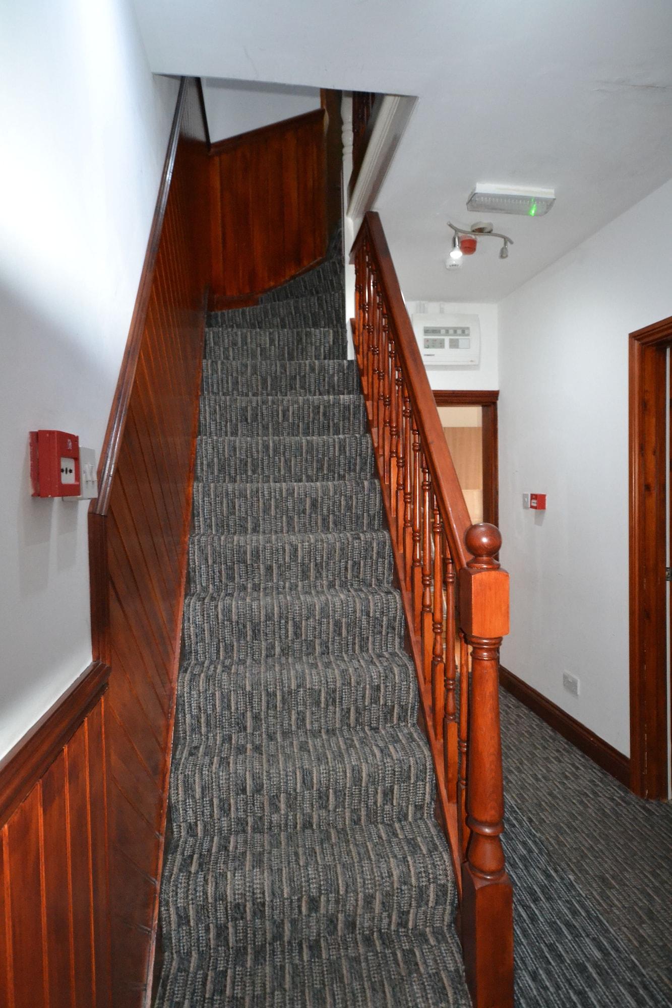 Varios Airport Guest House