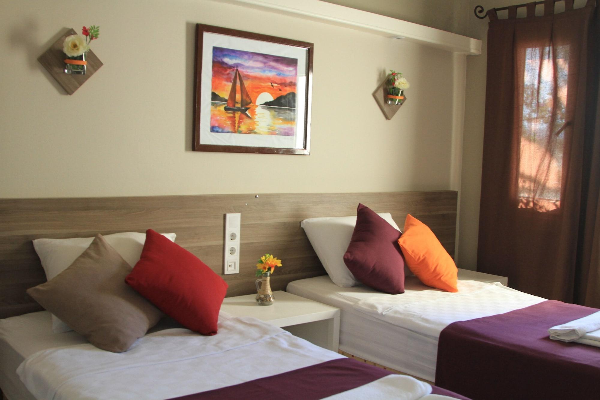 Varios Bitez Marina Hotel