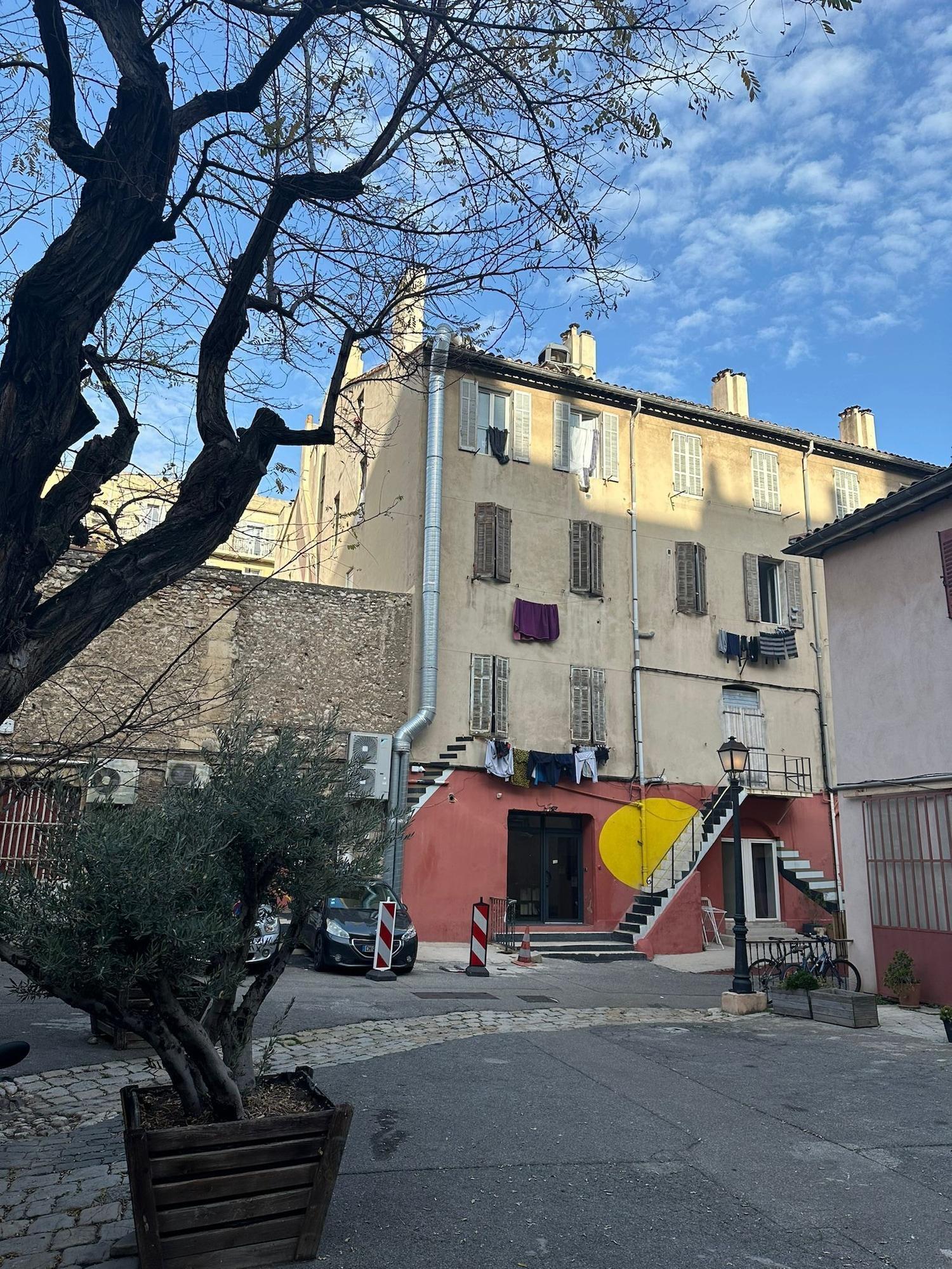 Vista Exterior Hostel Vertigo Vieux Port