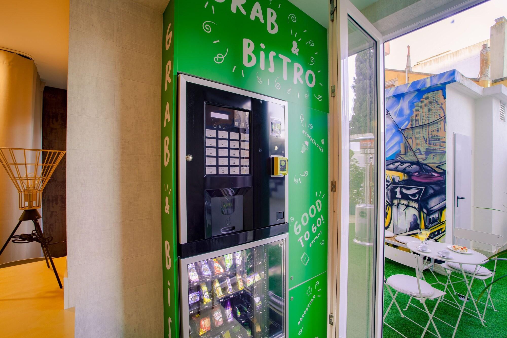 Vista Lobby LX51 Studios & Suites by APT IIN - Lisbon Center