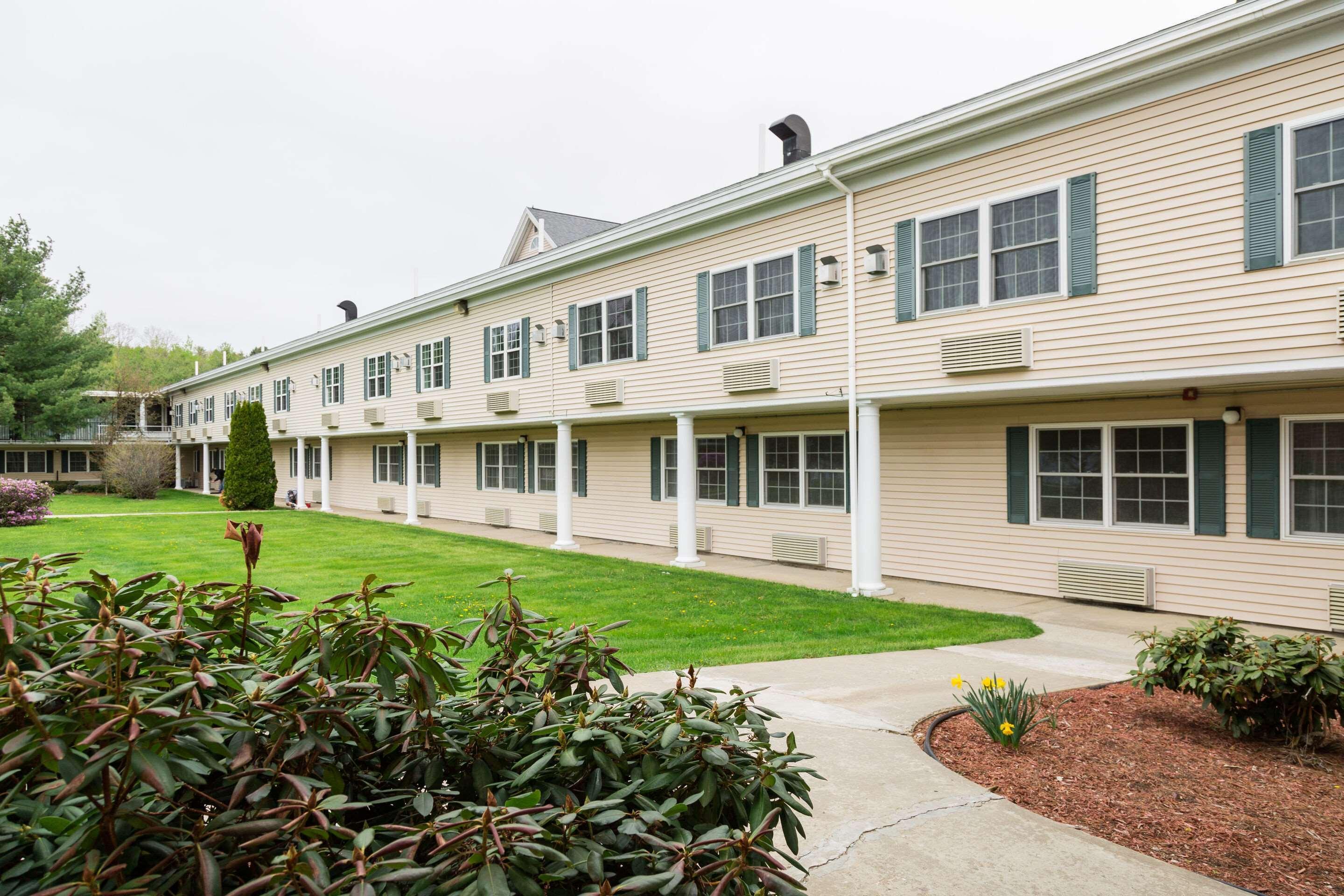 Vista Exterior Quality Inn & Suites