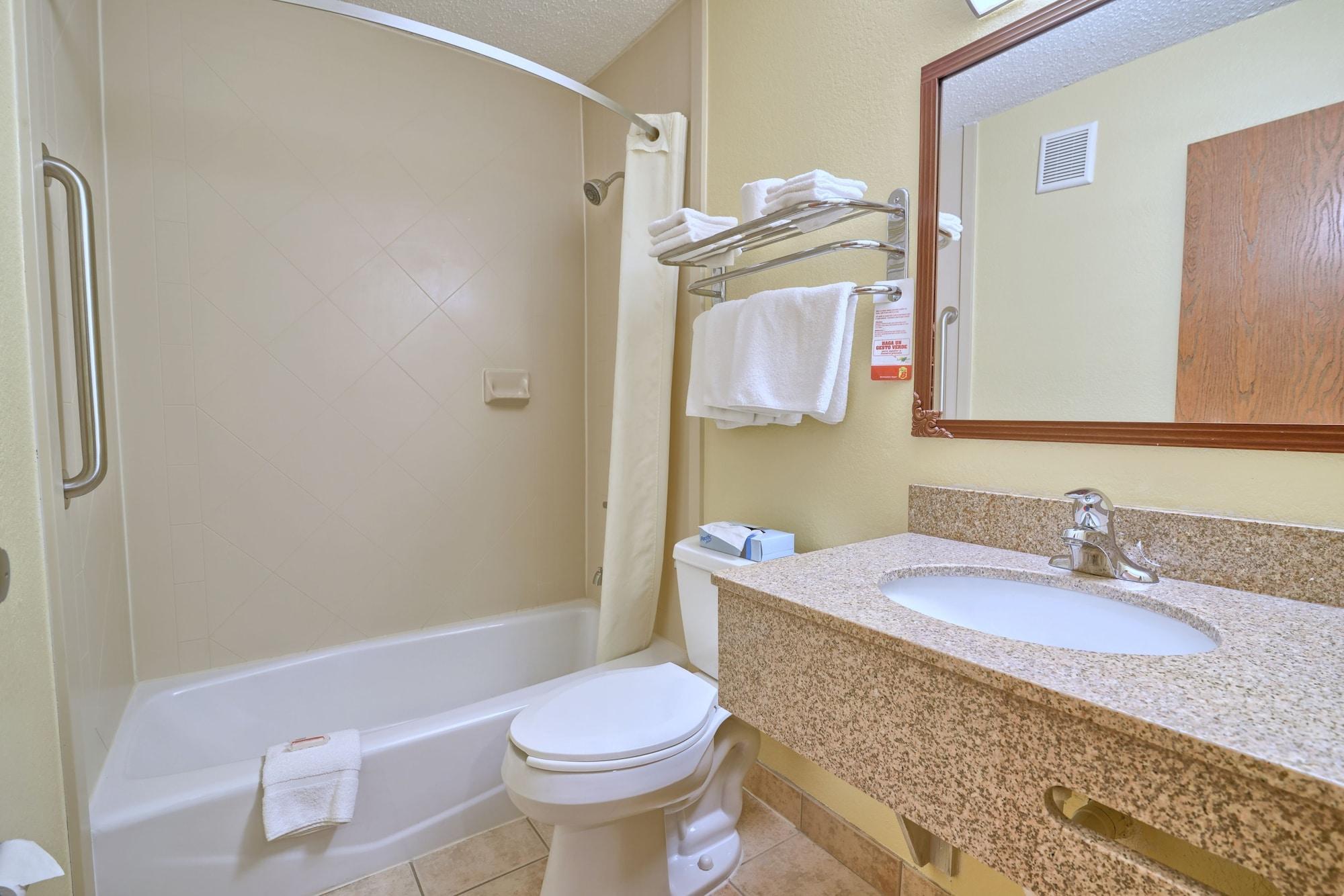 Equipamiento de Habitación Super 8 by Wyndham Latham/Albany Airport