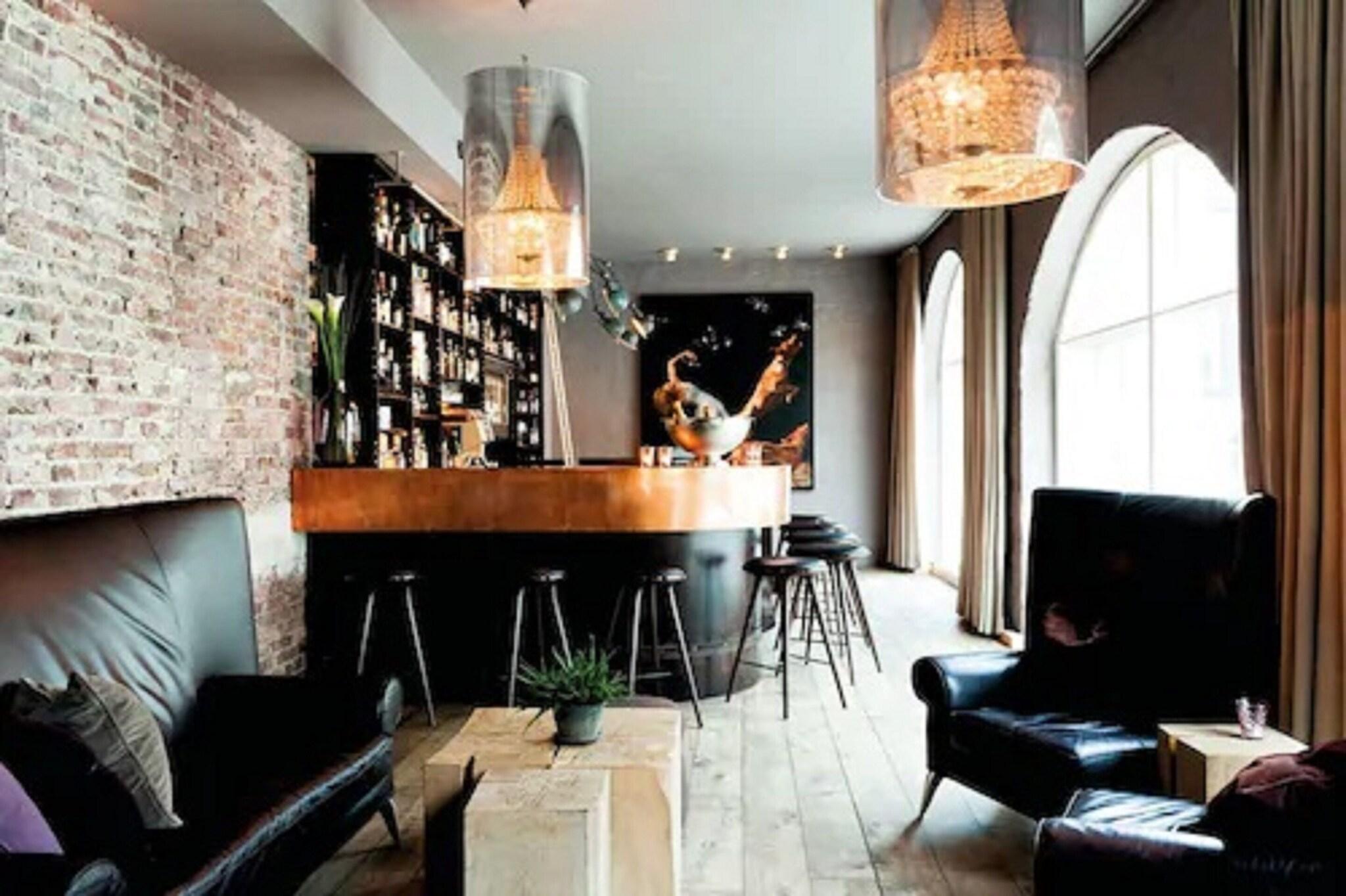 Bar/Salón Hotel Brosundet