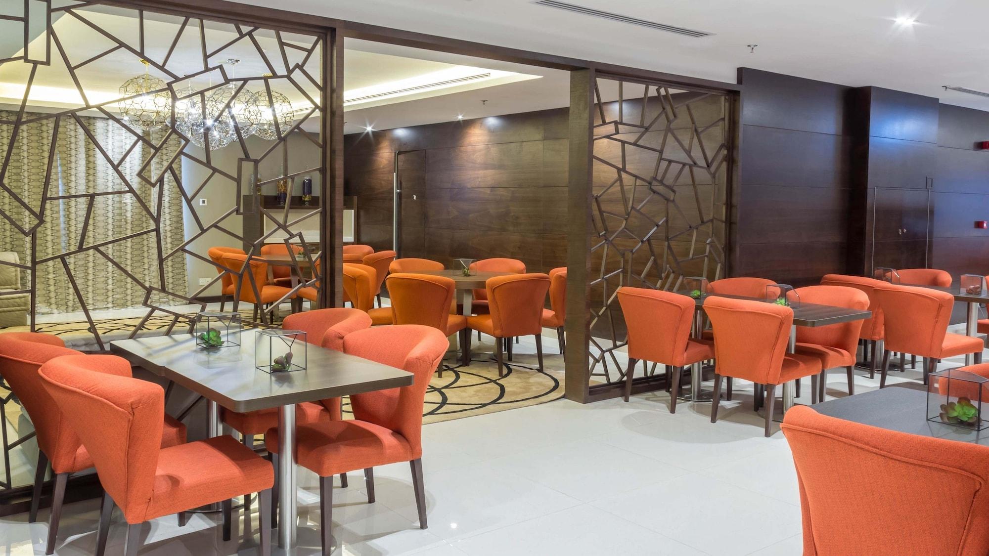 Restaurant M Hotel Makkah by Millennium