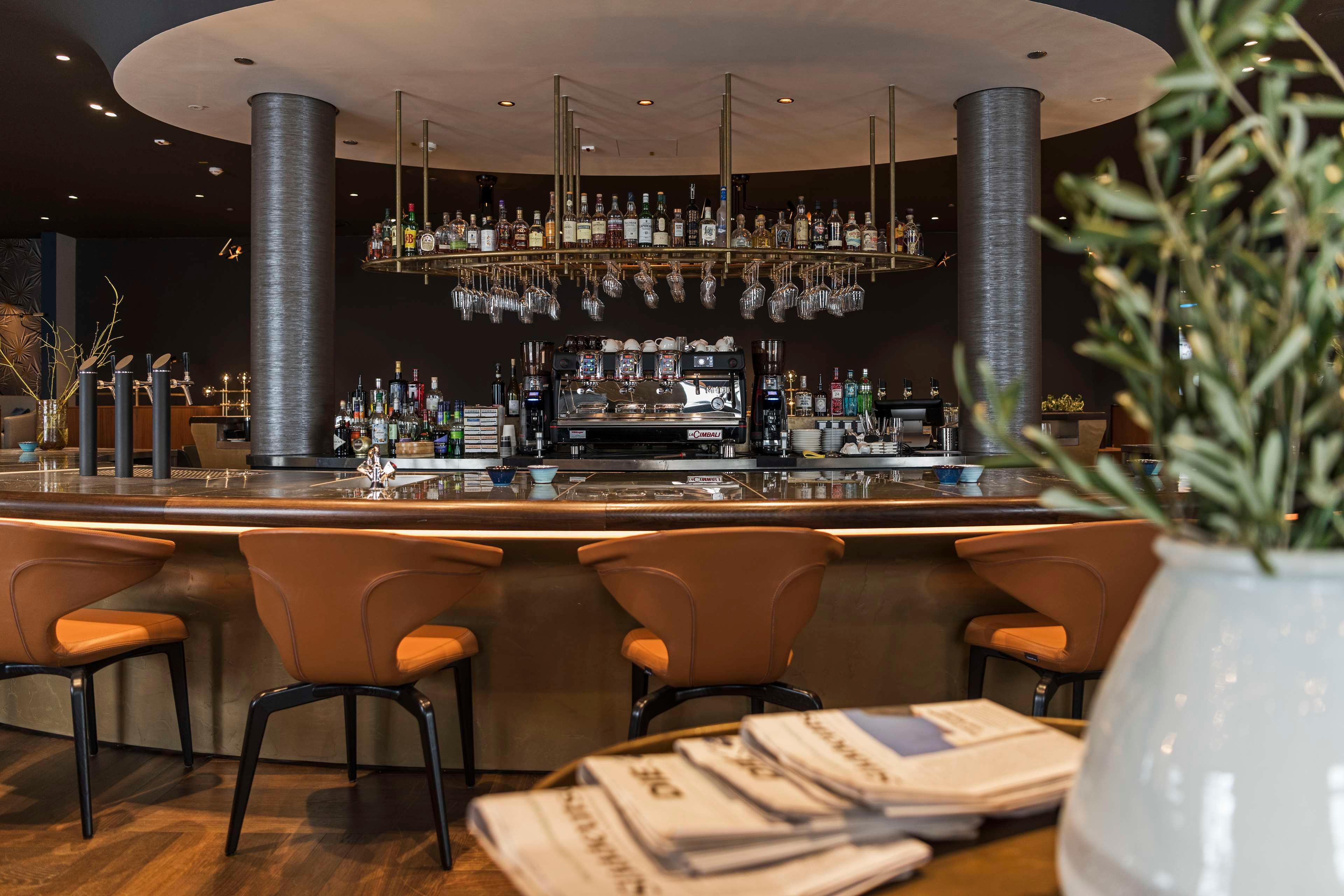 Bar/Salón Infinity Hotel & Conference Centre Munich