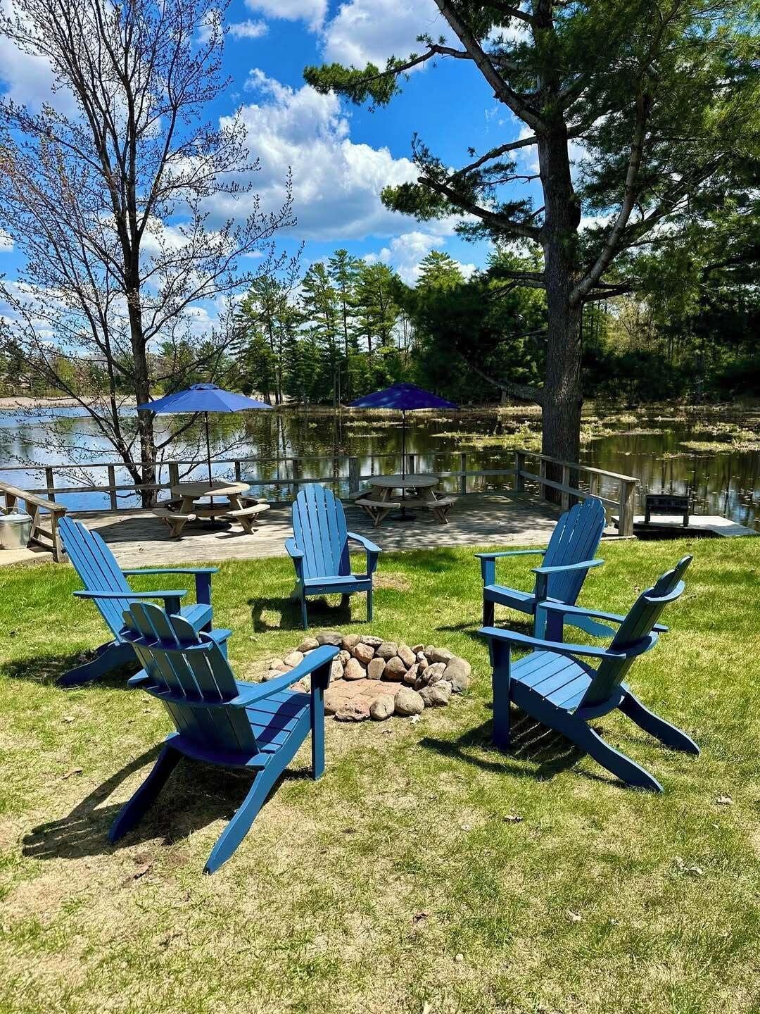 Varios Aqua Aire Inn & Suites