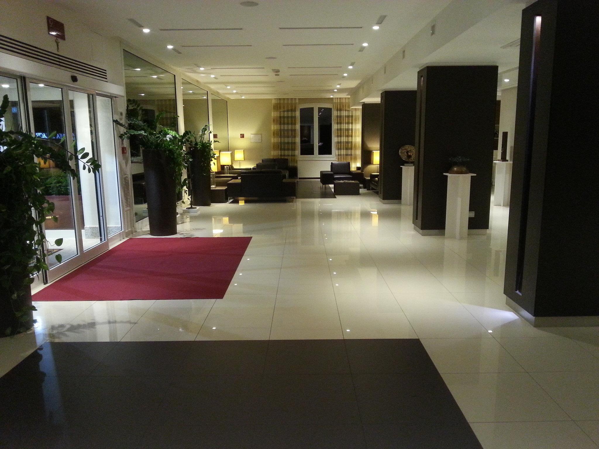 Vista Lobby Virginia Palace Hotel