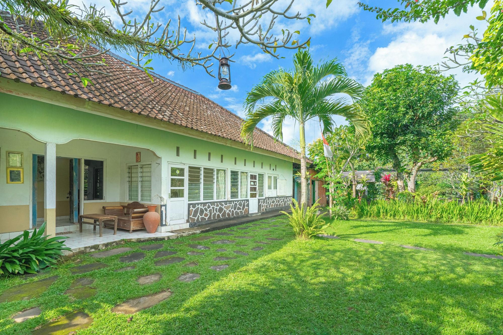 Variados (as) DWM ESA di Kubu Homestay By Reccoma