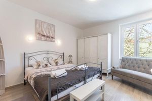 Renta temporal - Apartments and Room Poesia