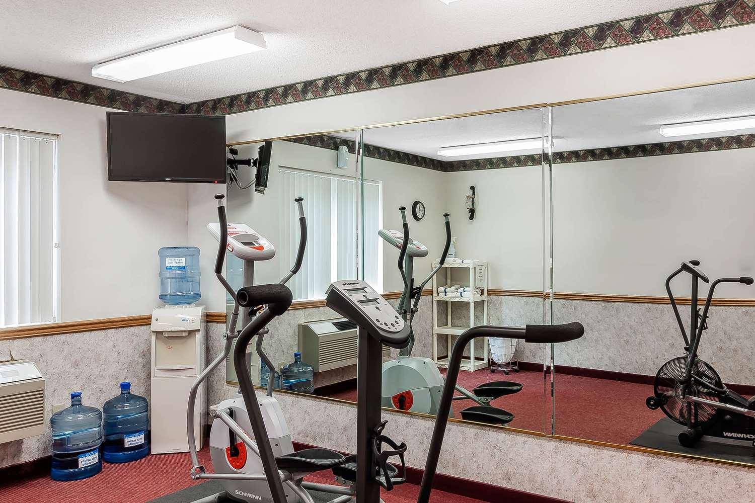 Gimnasio Rodeway Inn Holdrege