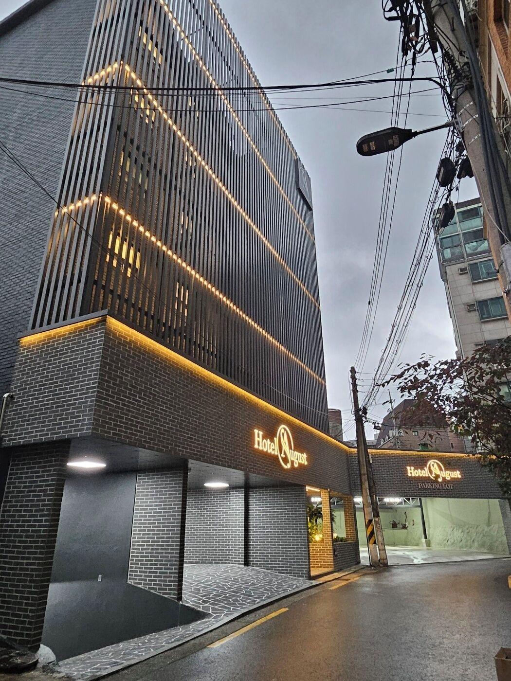 Vista Exterior Hwagok August