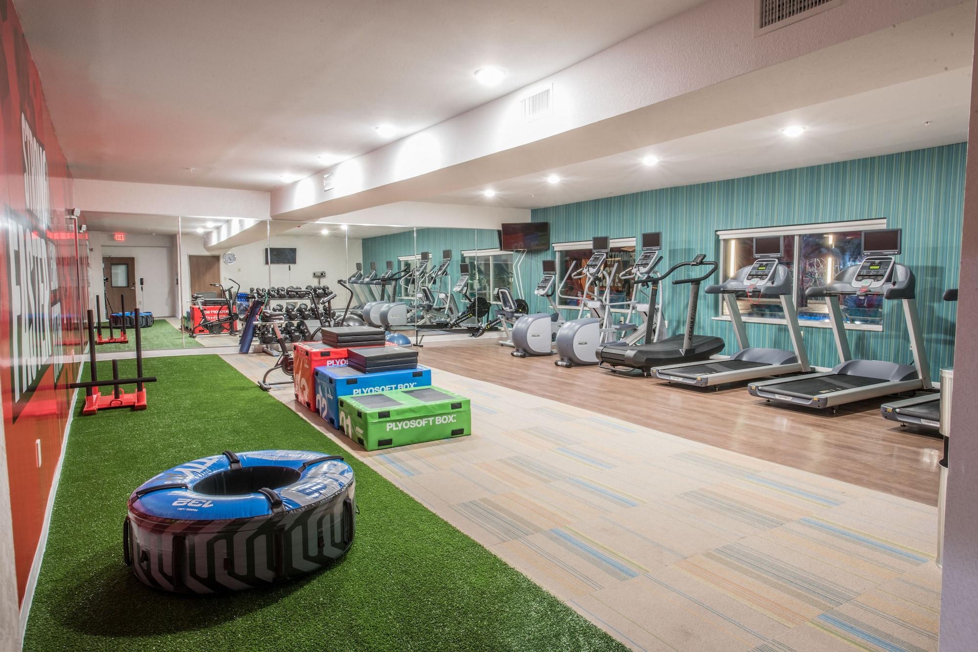 Gimnasio Holiday Inn Express and Suites Houston Westchase - Westheimer by IHG