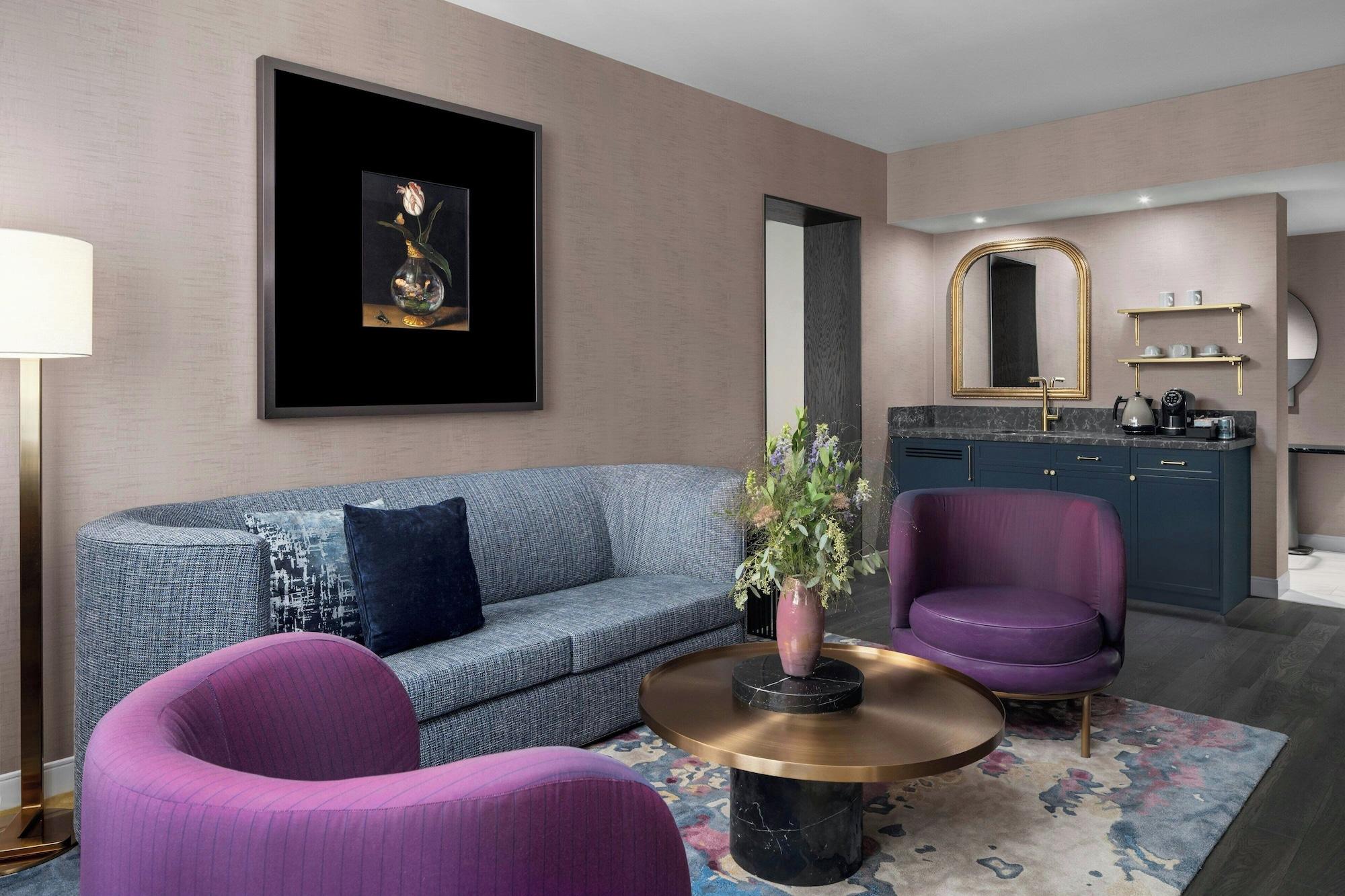 Bar/Salón The Dorian, Autograph Collection
