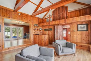 Alquiler Vacacional - Waterfront Retreat with private beach and dock