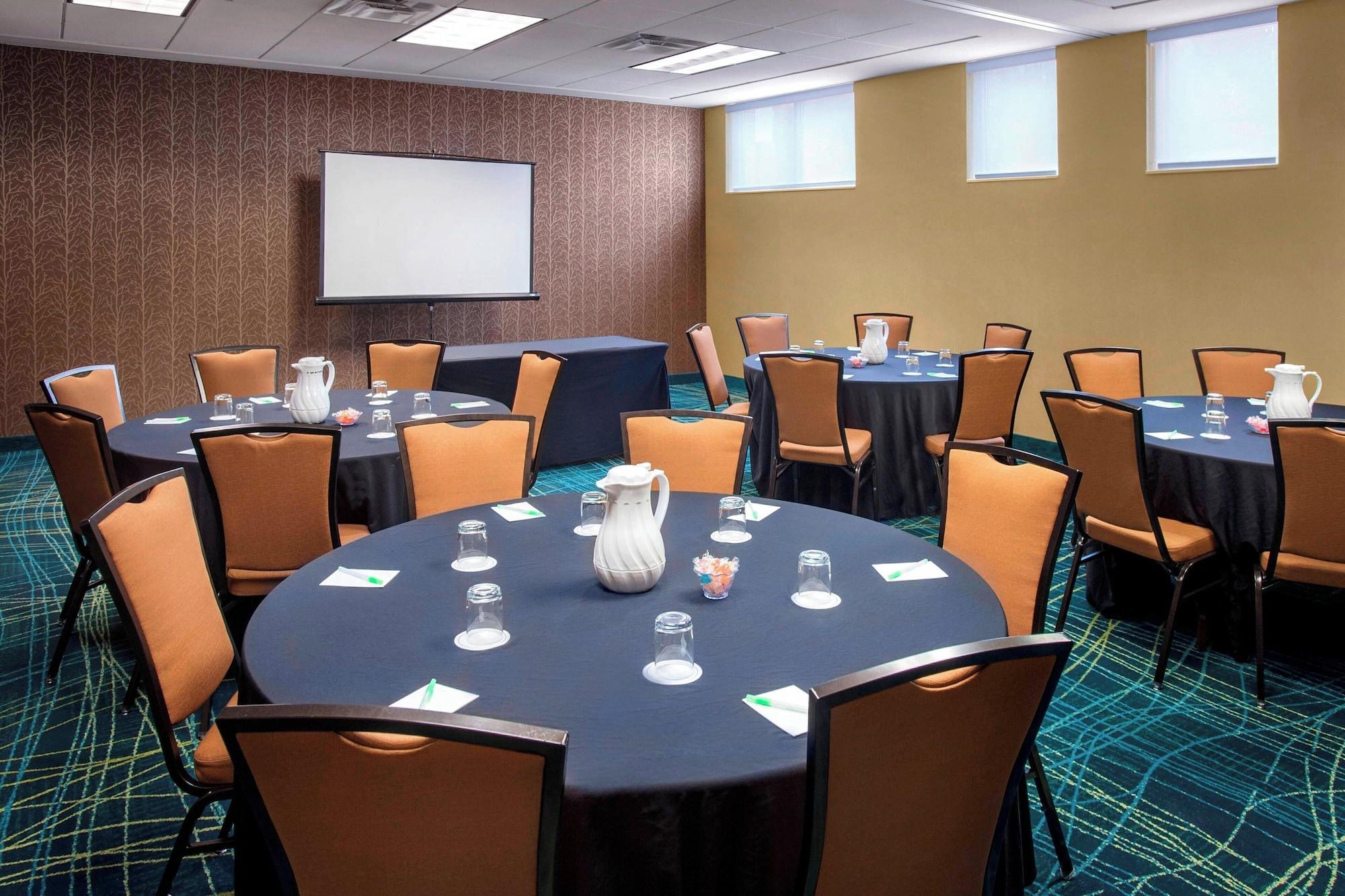 Sala de Reuniones SpringHill Suites Philadelphia Willow Grove