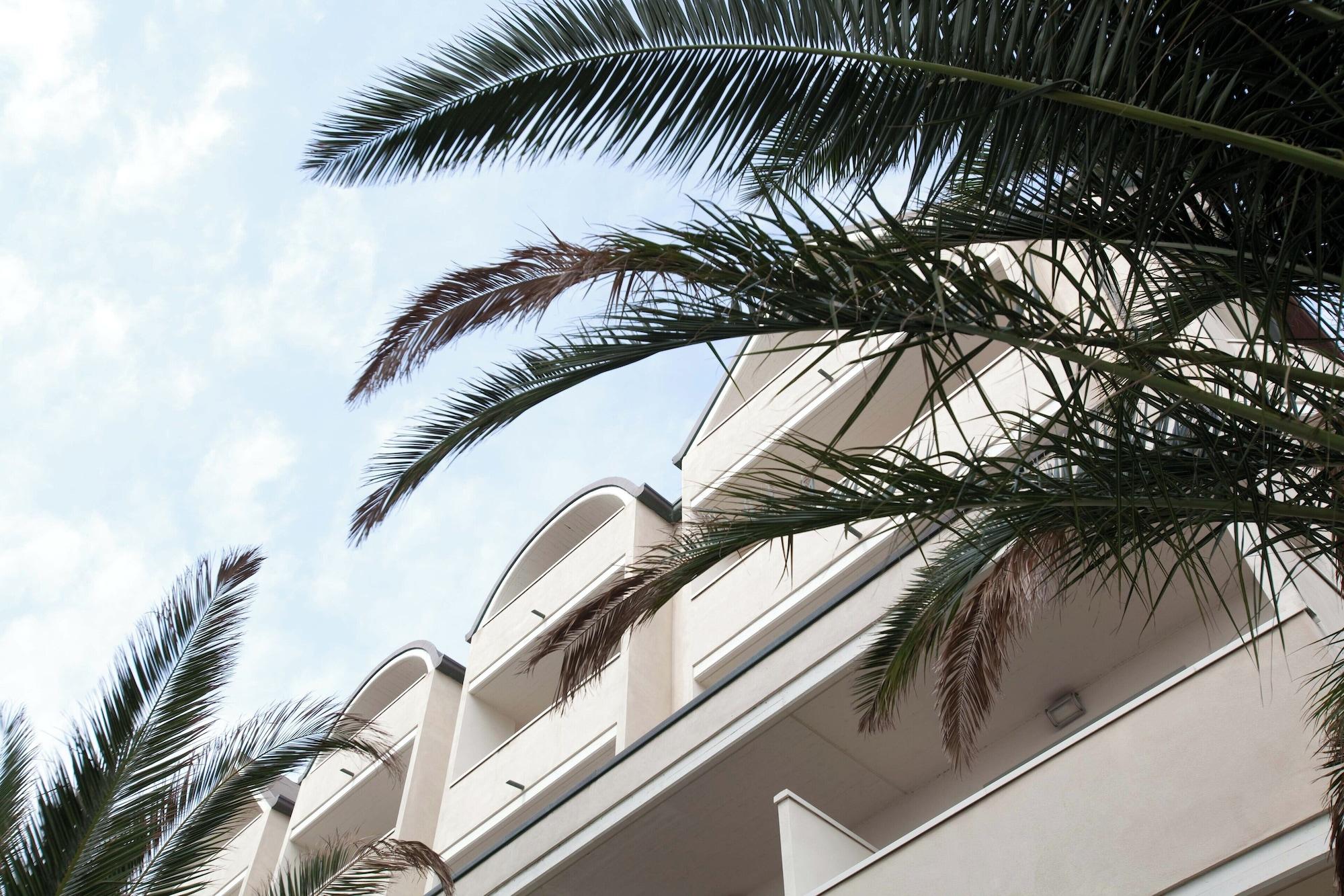 Vista Exterior Altamarea Residence & Hotel