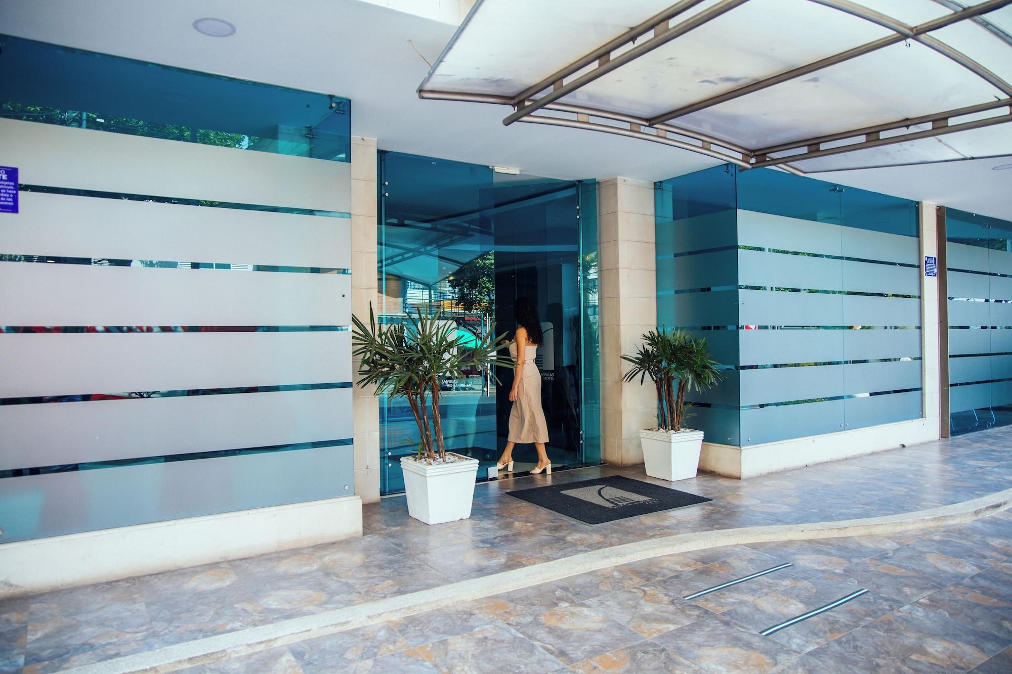 Vista Exterior Hotel Plaza Las Americas Cali