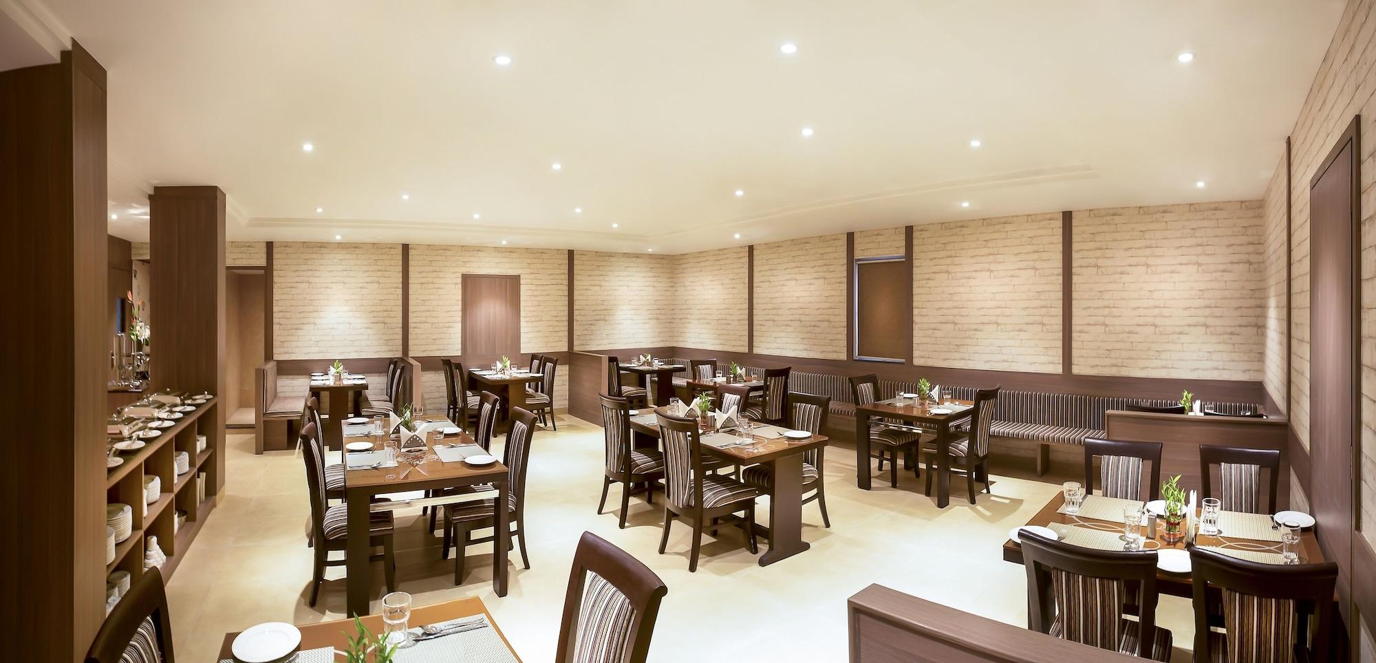 Restaurant The Lotus Hotel Sameera