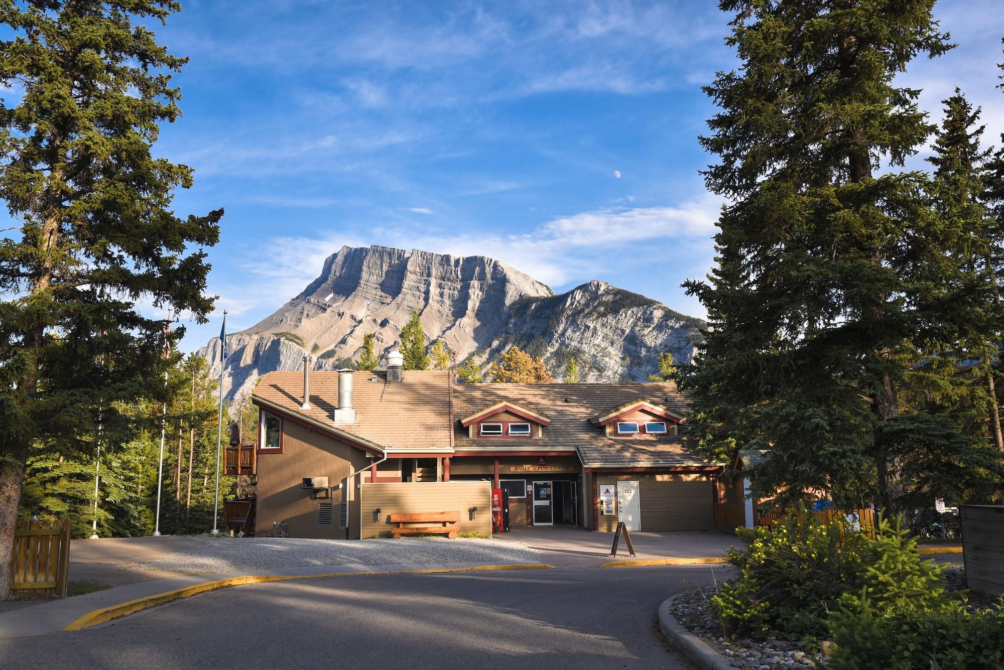 Varios HI Banff Alpine Centre - Hostel