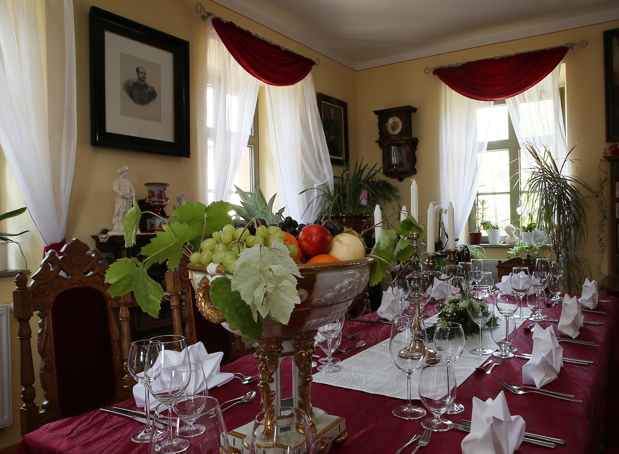 Comodidades del Alojamiento Pension & Weinstube Hofgärtnerei