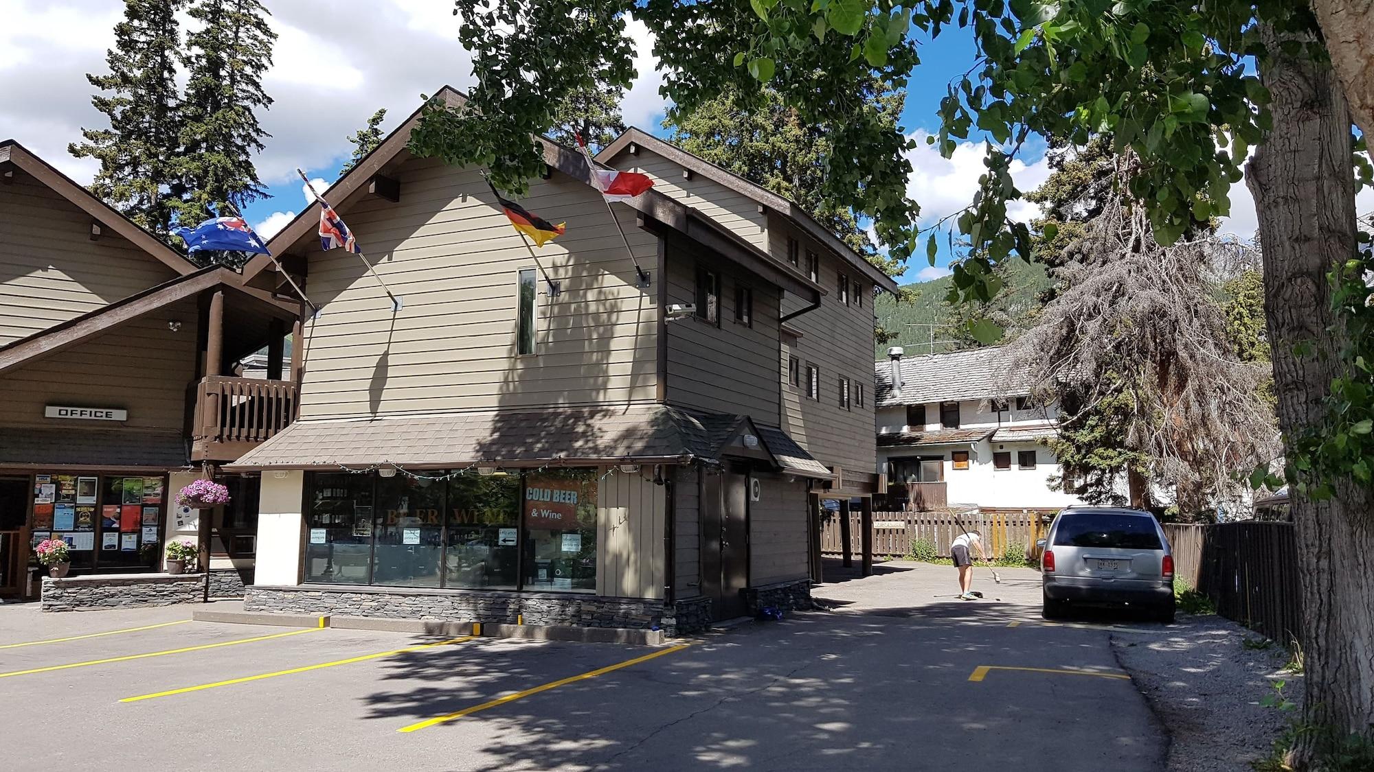 Vista Exterior Banff International Hostel