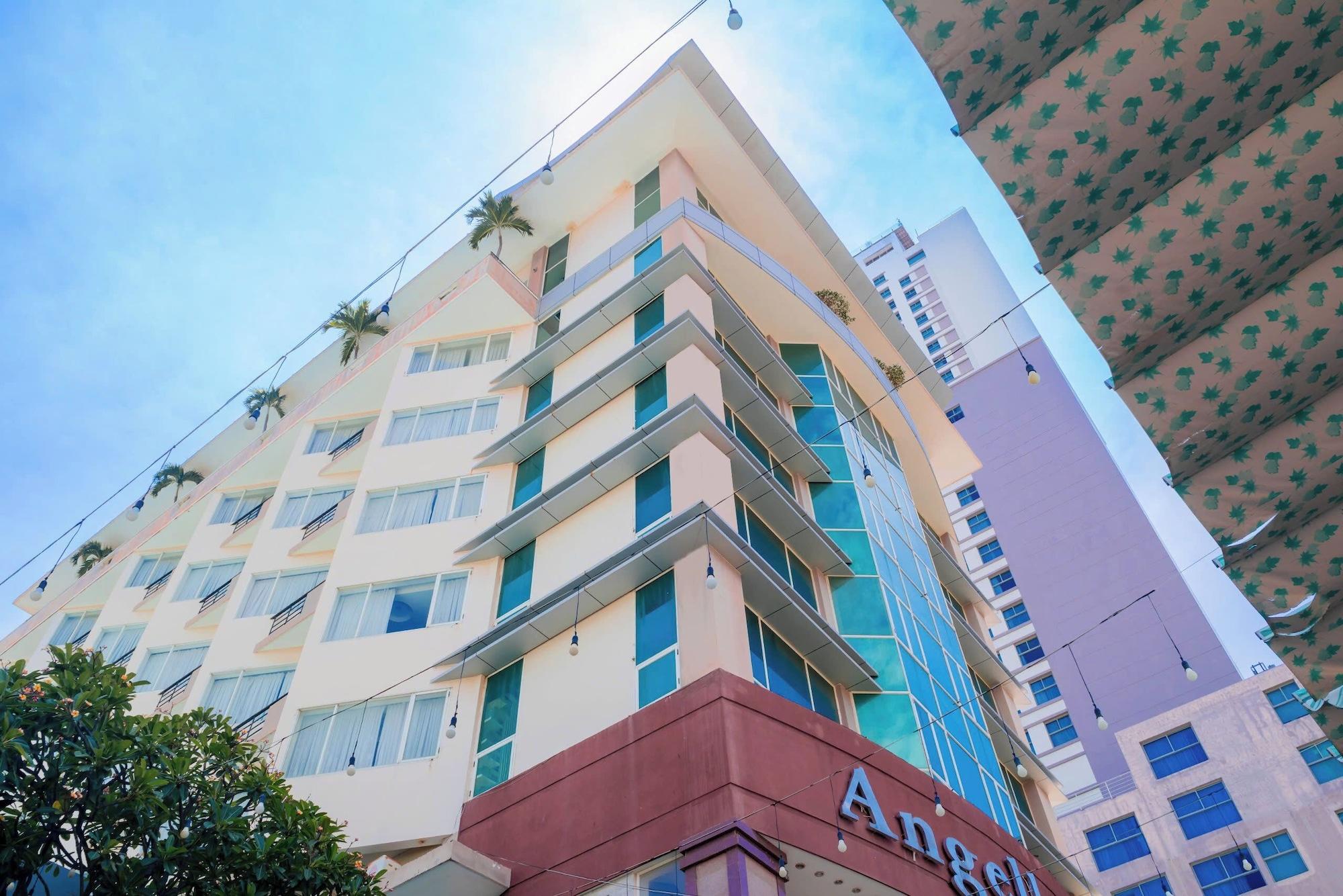 Vista Exterior Angella