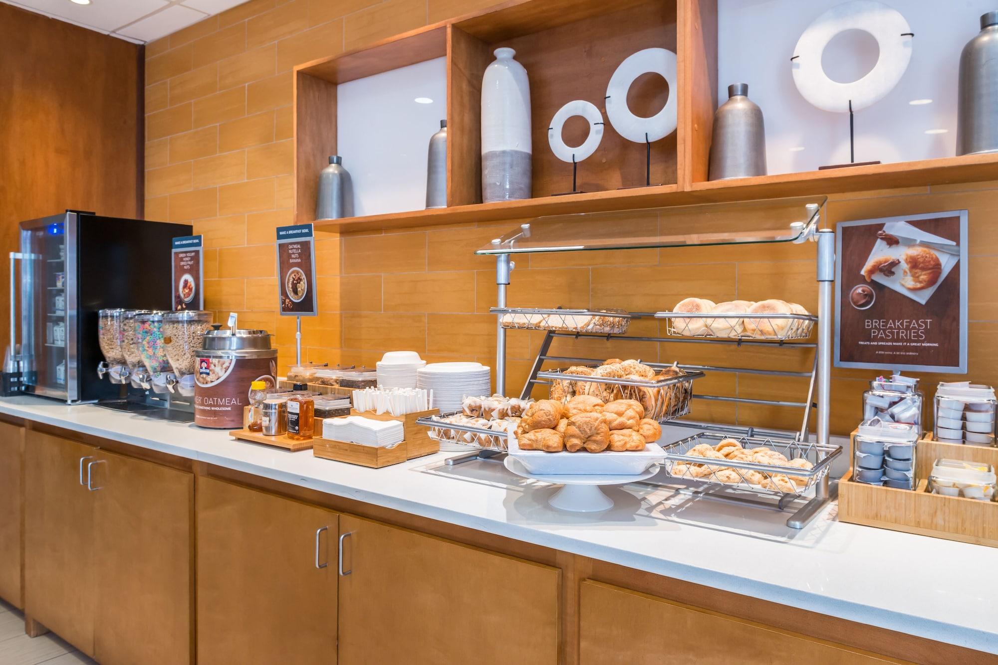 Restaurant SpringHill Suites Huntsville Downtown