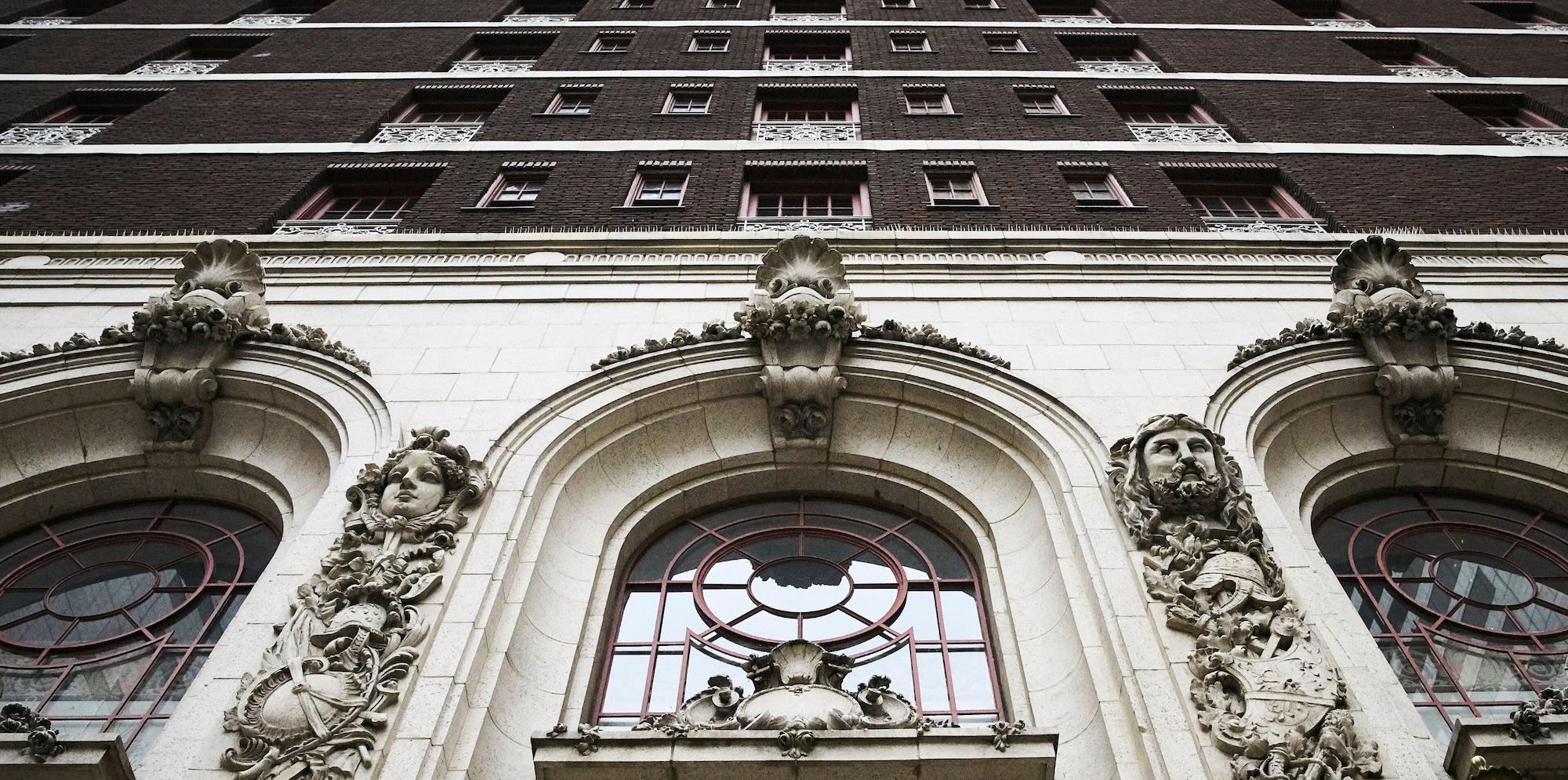 Vista Exterior The Adolphus, Autograph Collection